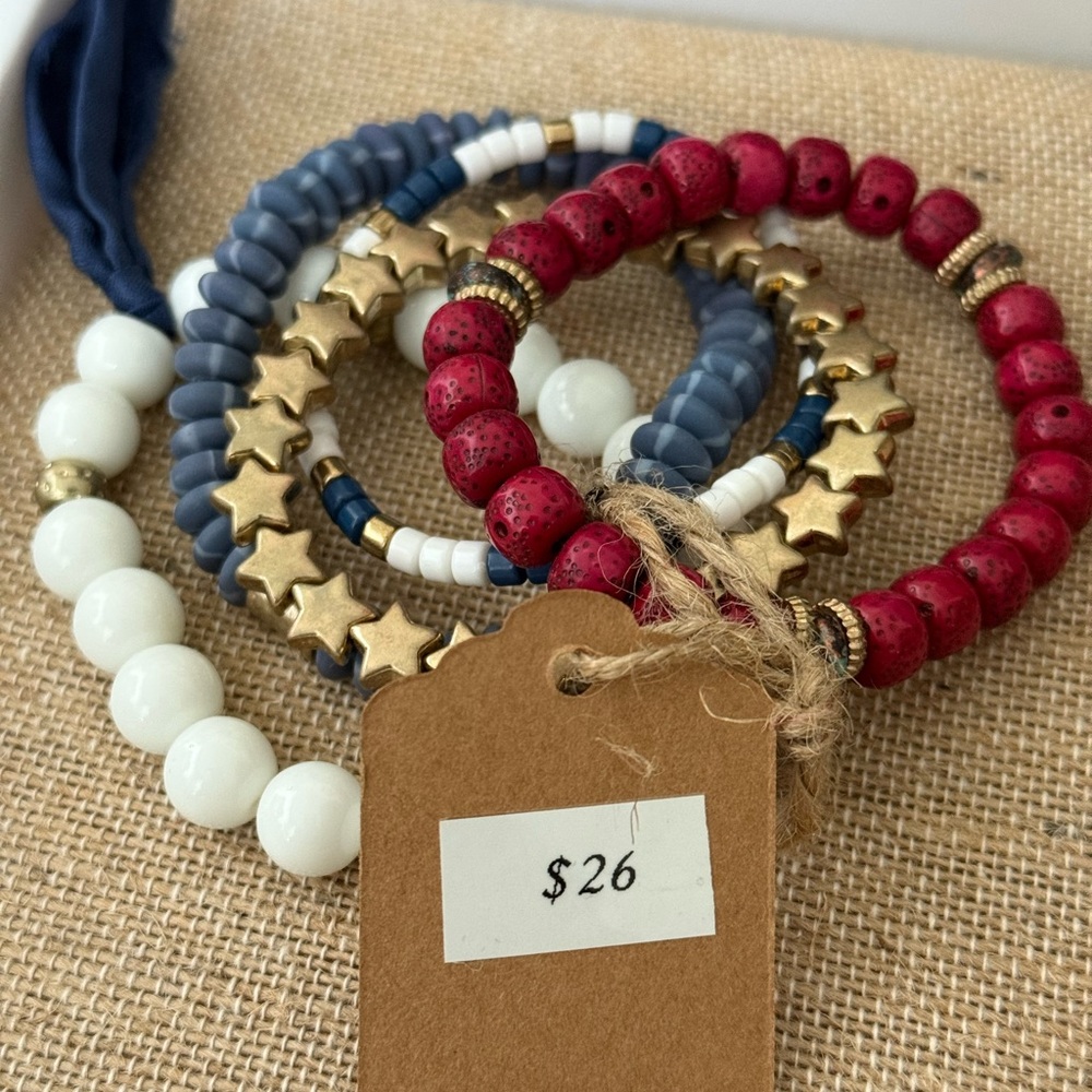 Plunder Red and Gold Star Bracelet Set